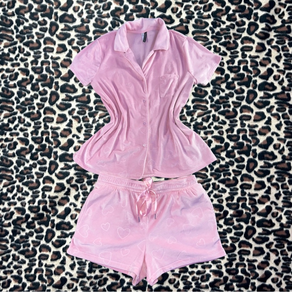 Two Piece Velour PJ Set 
🩷🩷